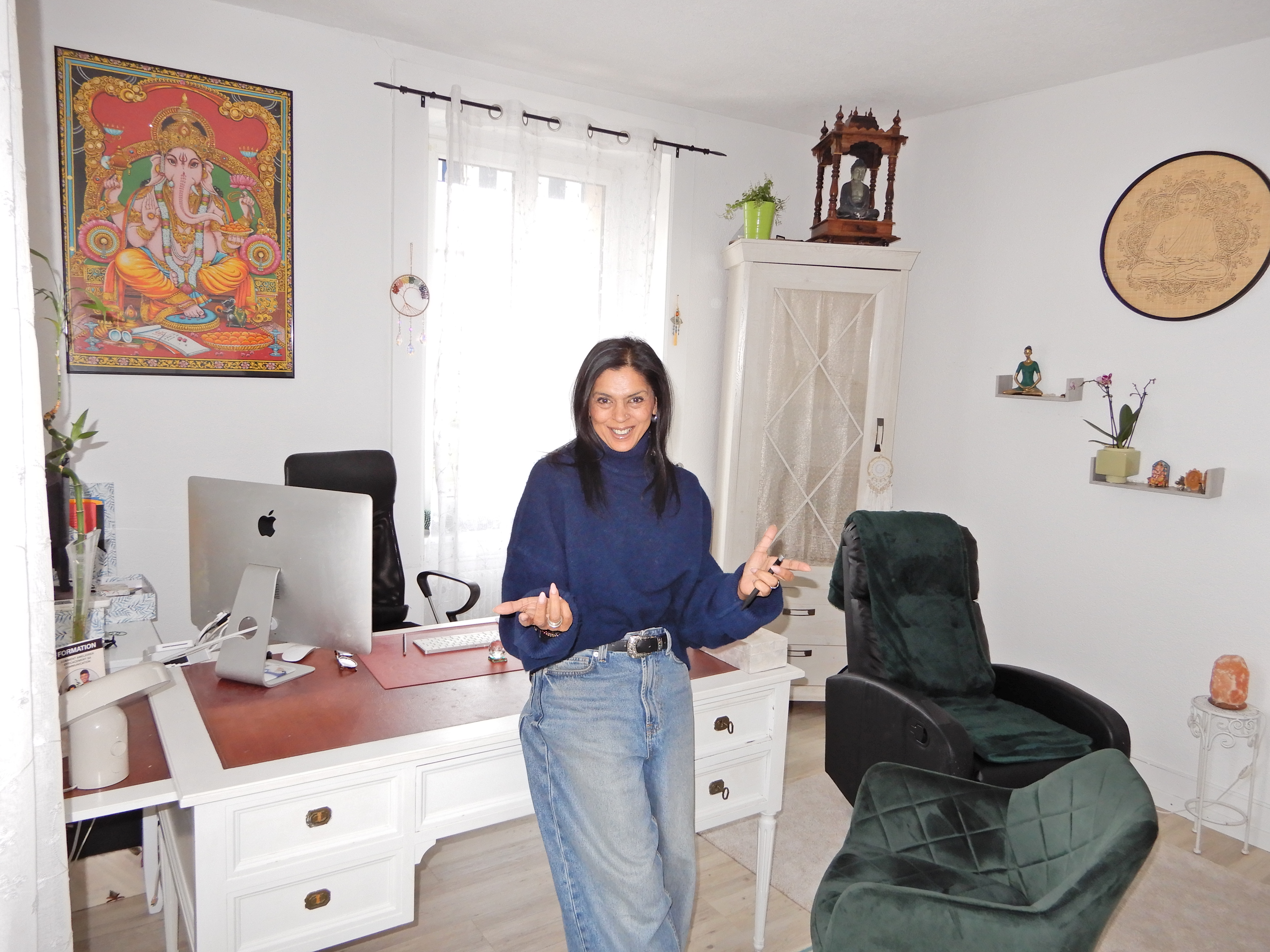 Mala Volery dans son cabinet à Neuchâtel